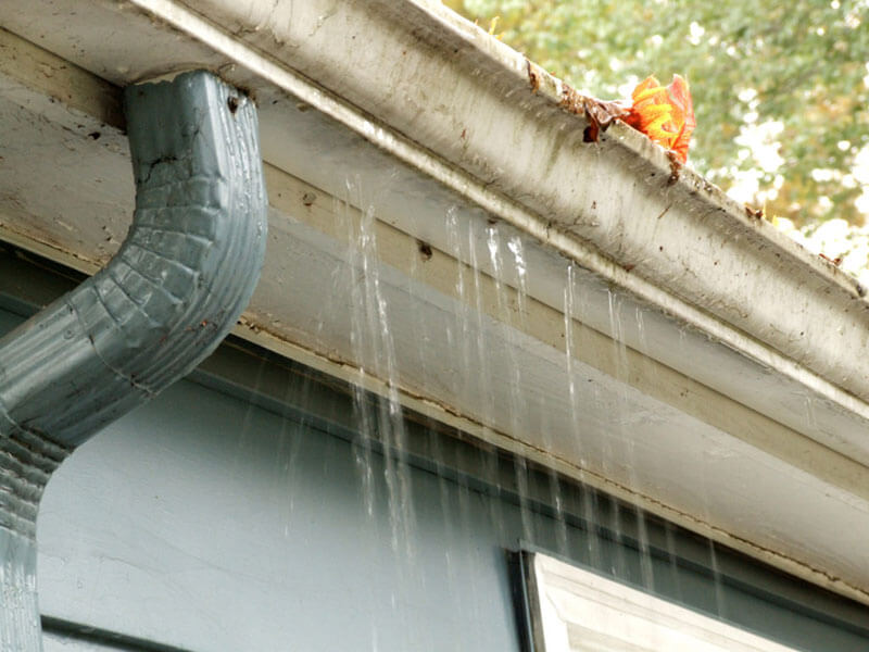 clogged-gutters-cleaning